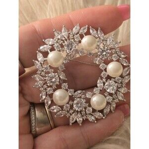 G23 - Faux Pearl & Rhinestone Wreath or Pendant